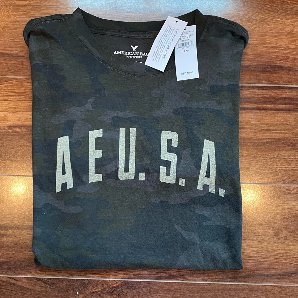 NWT American Eagle T-Shirt